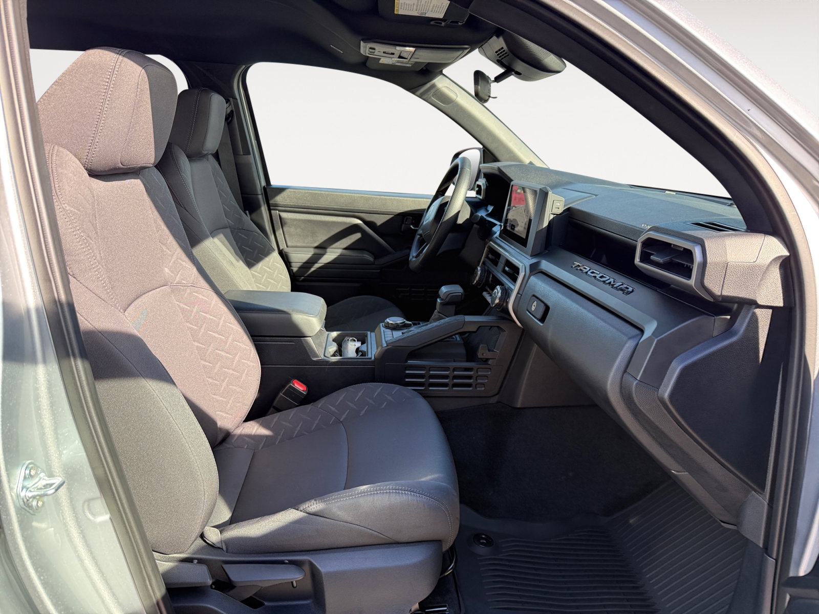 Used 2025 Toyota Tacoma SR image 19