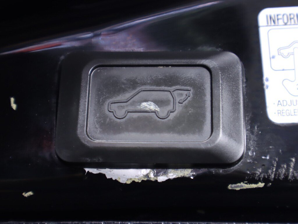 Used 2017 Toyota RAV4 SE AWD/4WD image 34