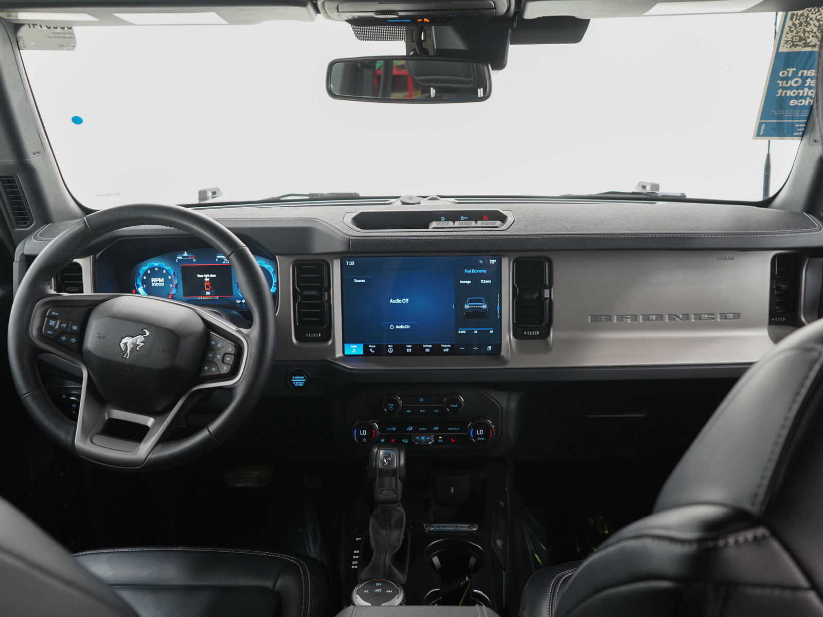 Used 2025 Ford Bronco Outer Banks AWD/4WD image 13