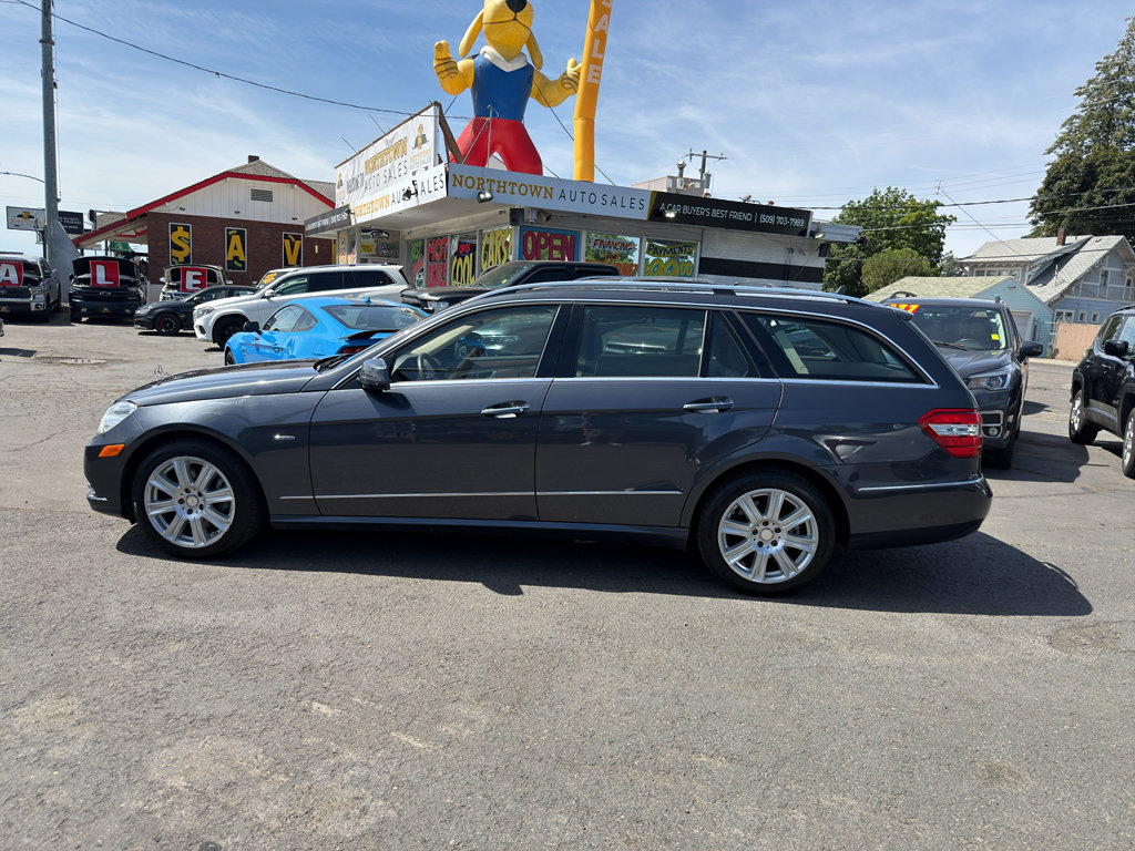 Used 2012 Mercedes-Benz E 350 4MATIC Wagon image 3