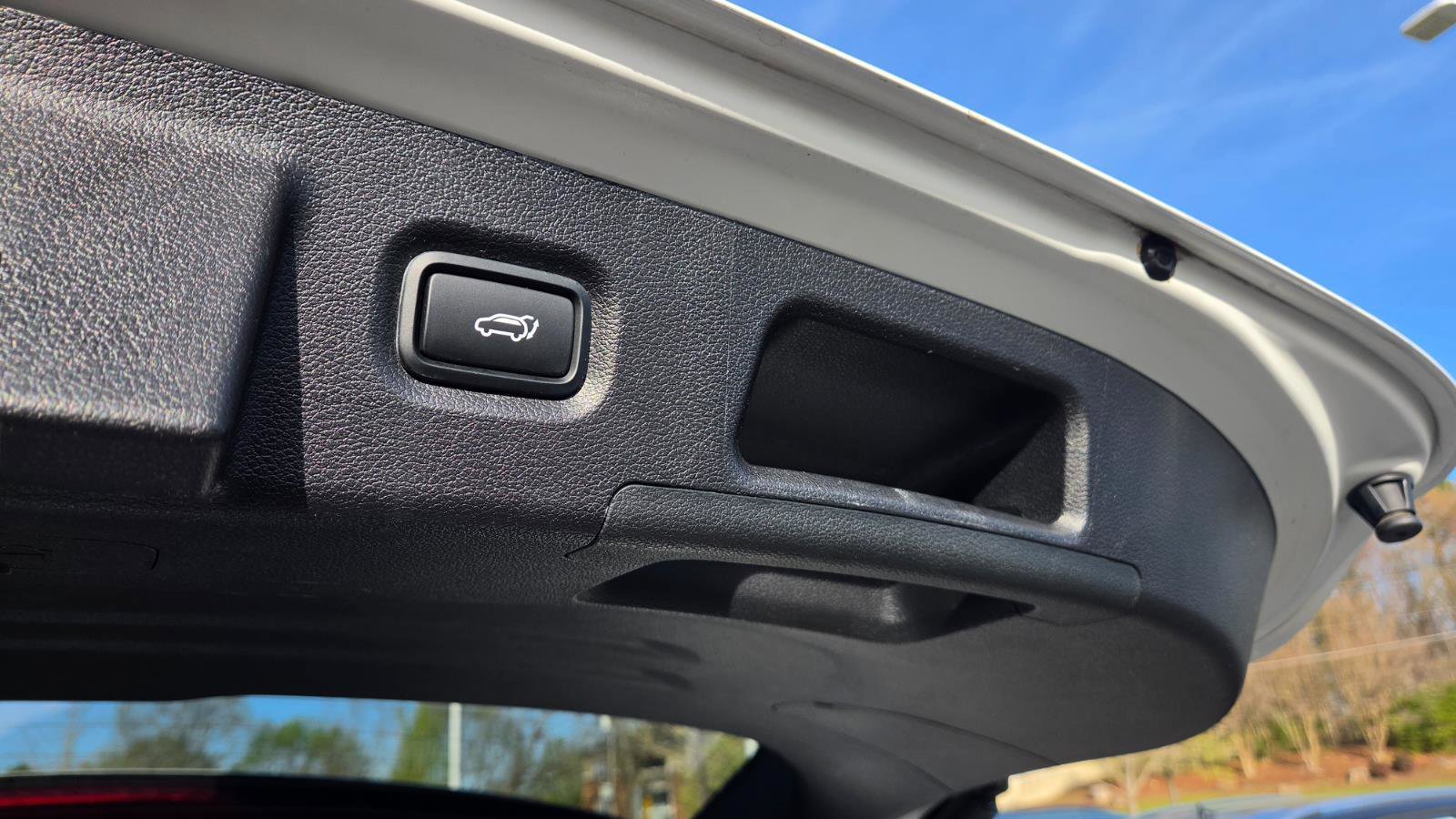 Used 2023 Hyundai Santa Fe SEL w/ Premium Package image 58