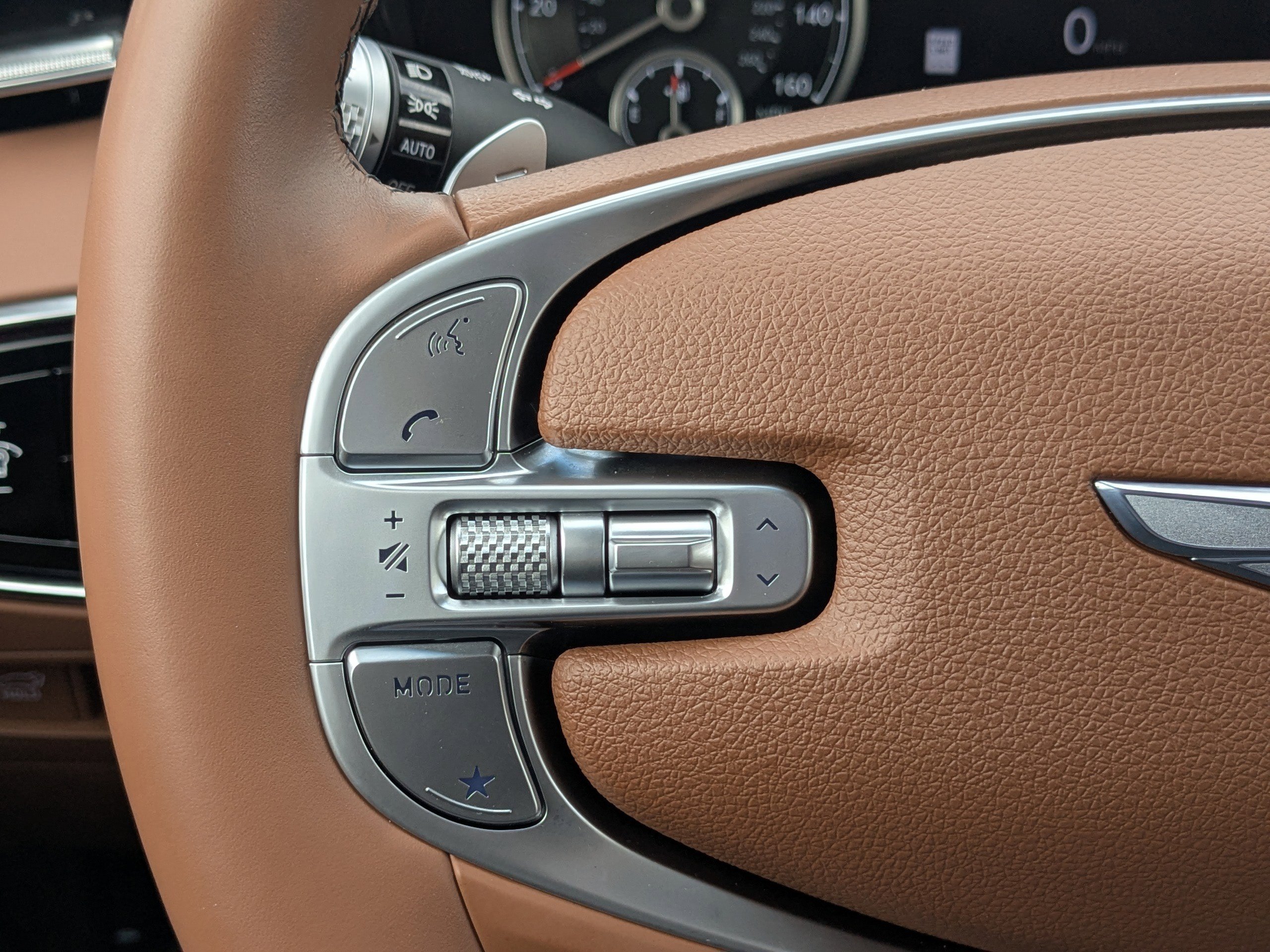 Used 2024 Genesis GV70 2.5T w/ Advanced Package image 33