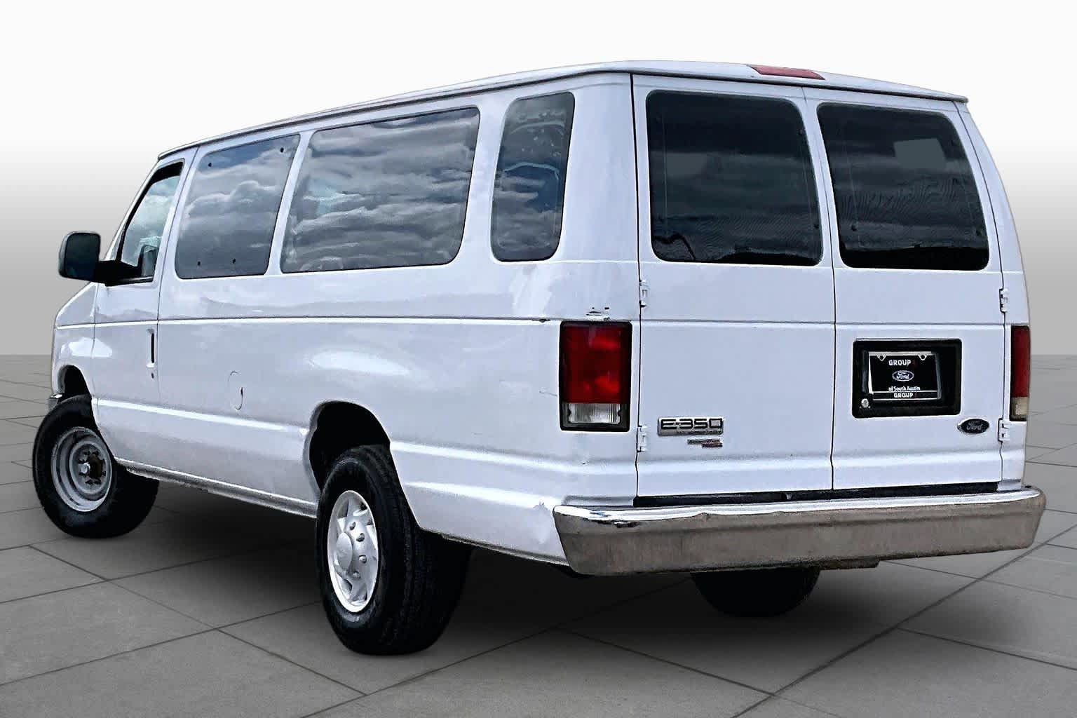 Used 2008 Ford E-350 and Econoline 350 XLT RWD image 11