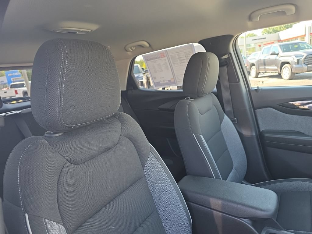 Used 2025 Chevrolet TrailBlazer LT AWD/4WD image 10