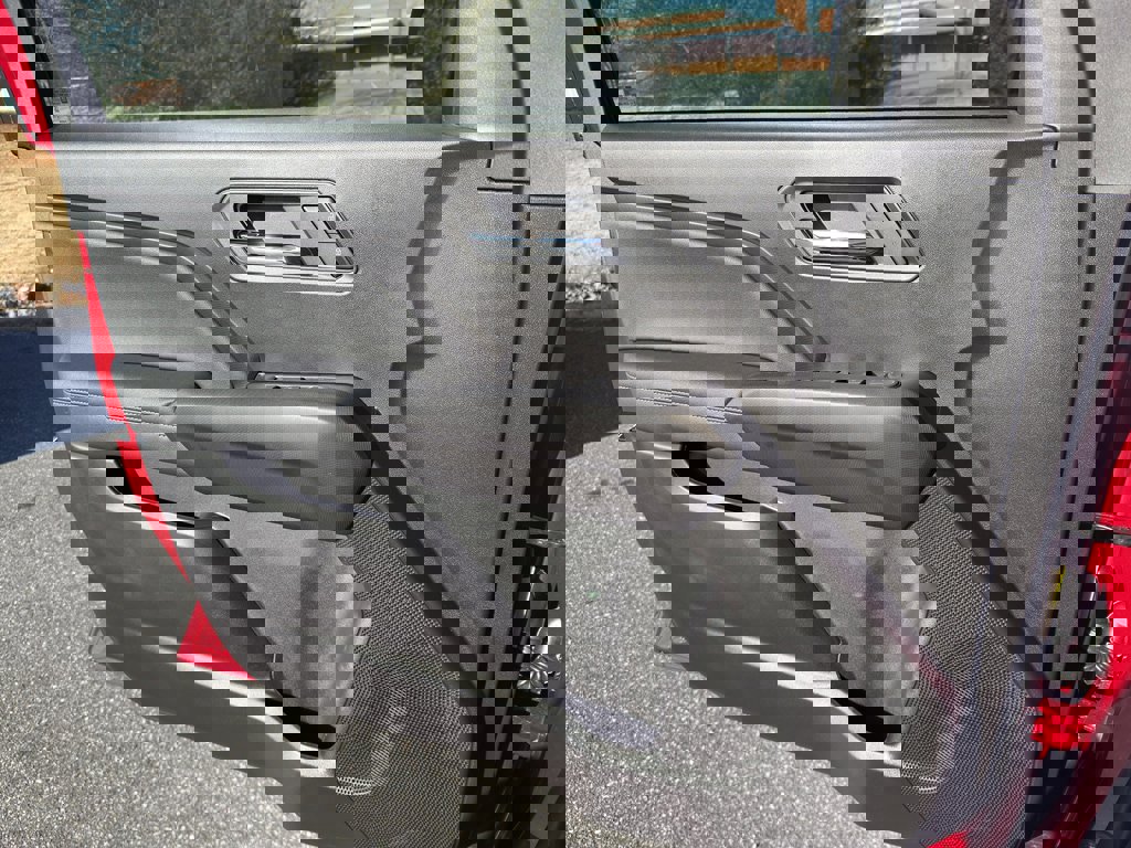 New 2026 GMC Canyon Elevation w/ Convenience Package image 9