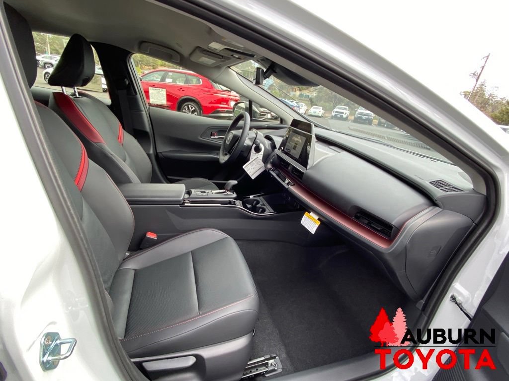 New 2027 Toyota Prius Plug-In Hybrid FWD image 11
