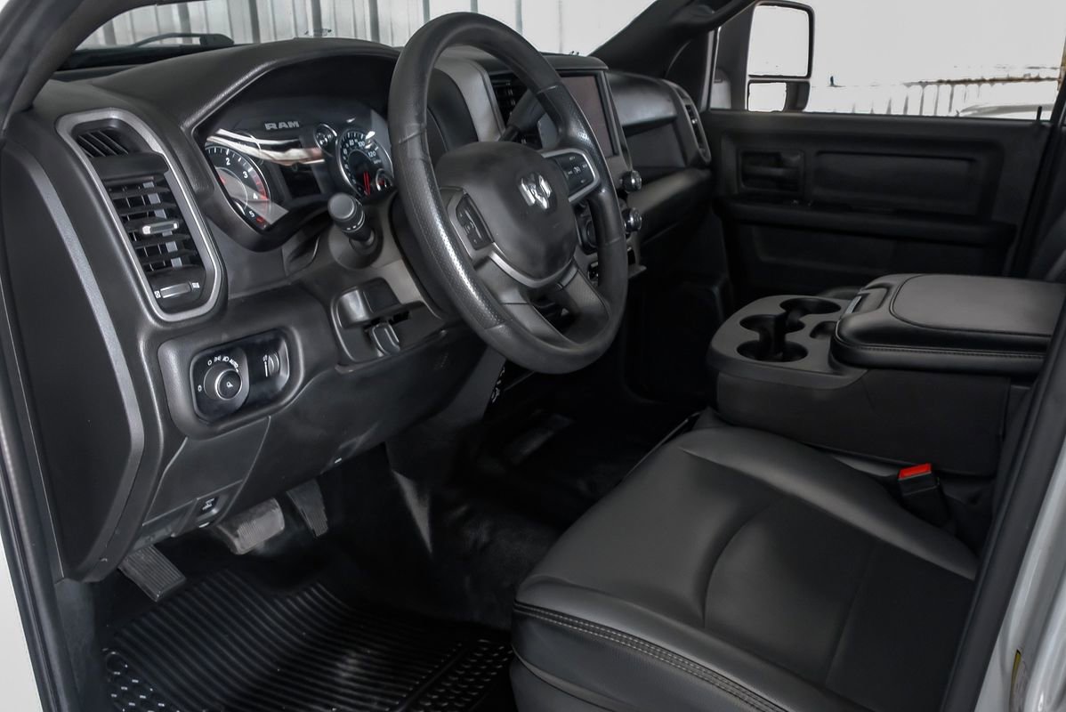 Used 2024 RAM 3500 Tradesman w/ Chrome Appearance Group image 15