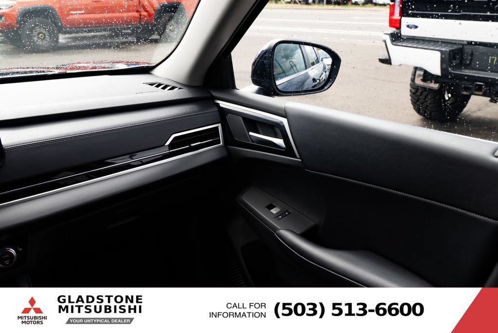 Used 2024 Mitsubishi Outlander SE FWD image 11