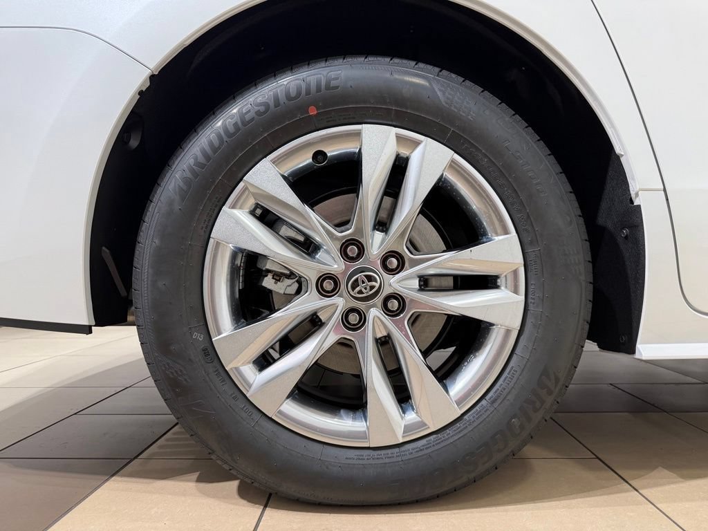 New 2026 Toyota Sienna XLE FWD image 9