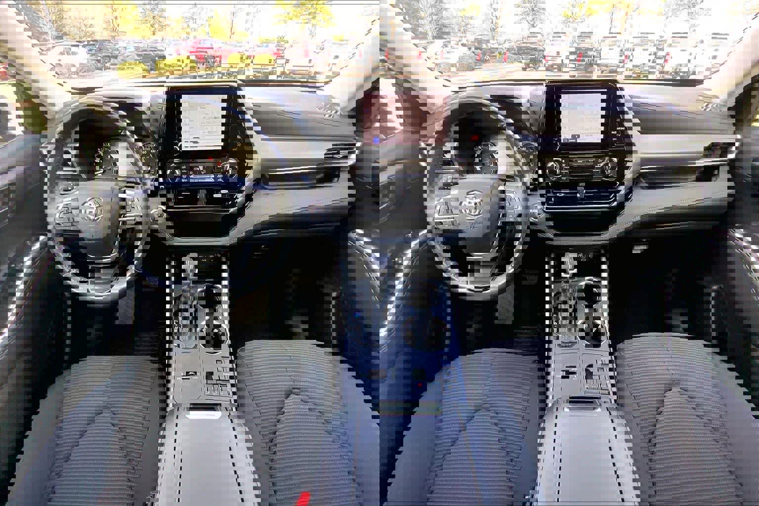 Used 2023 Toyota Highlander LE image 15