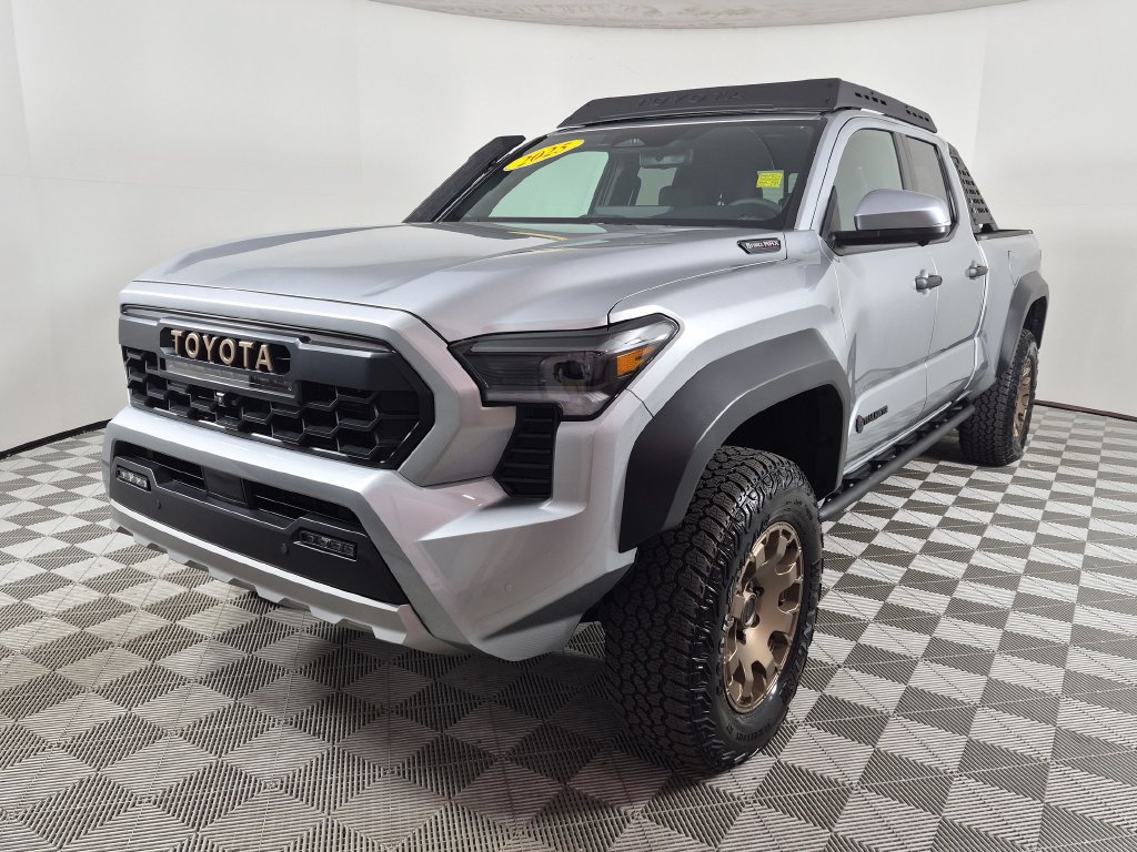 Used 2025 Toyota Tacoma 4x4 Double Cab Hybrid image 7