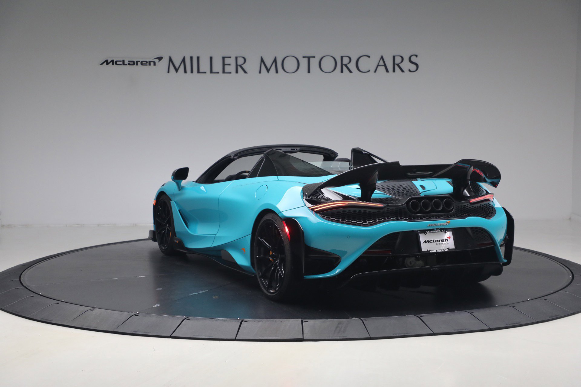 Used 2022 McLaren 765LT RWD image 5