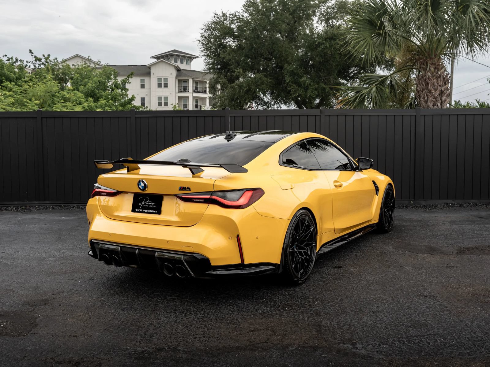 Used 2022 BMW M4 xDrive Competition w/ M Carbon Exterior Package AWD/4WD image 3