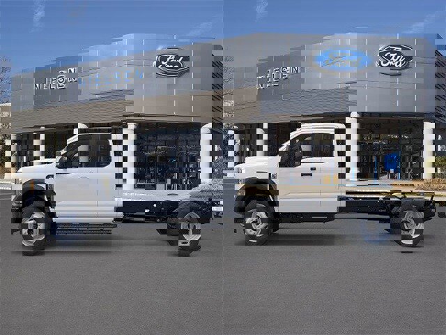 New 2026 Ford F550 4x4 Supercab Super Duty image 3
