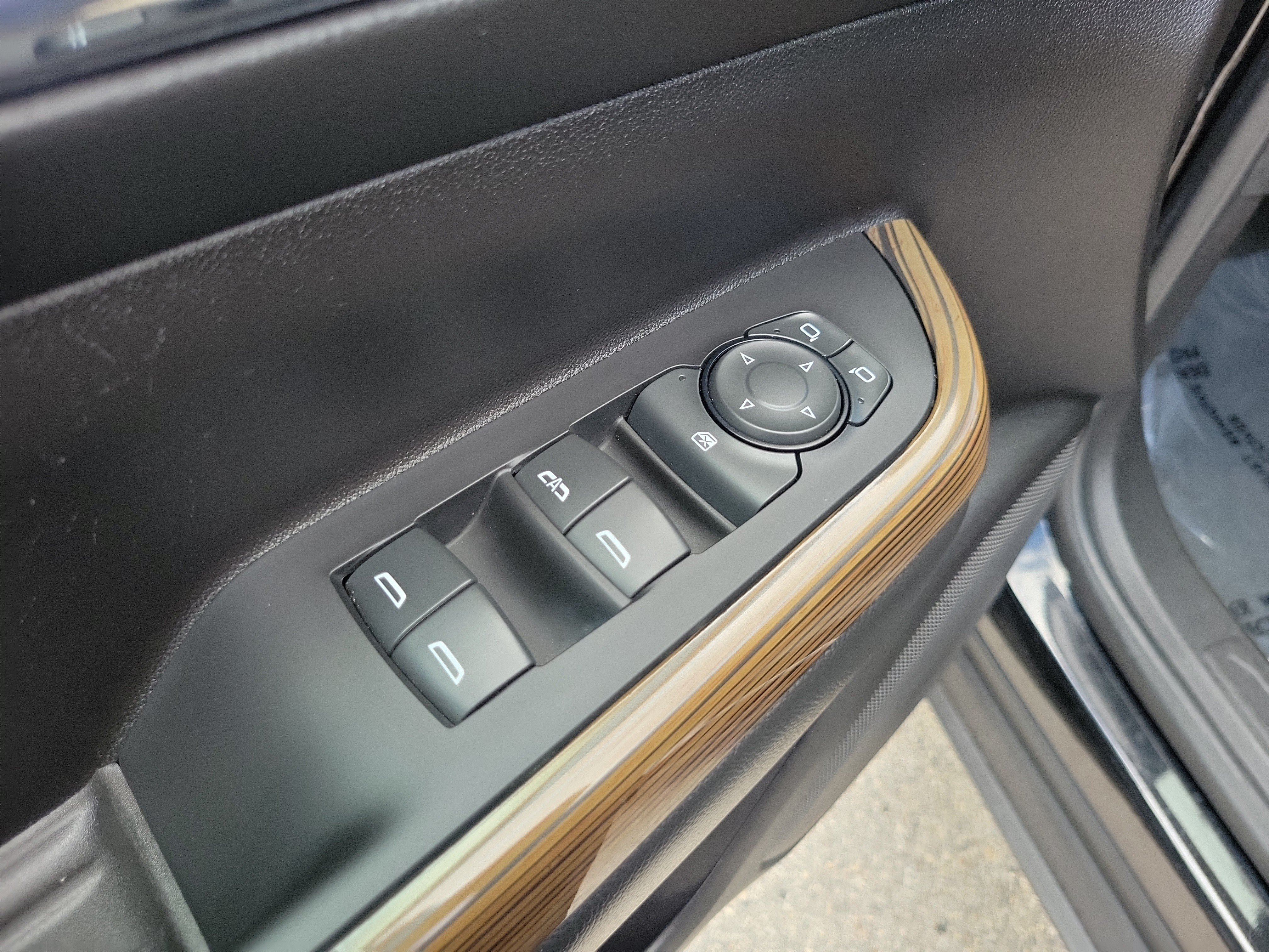 Used 2023 GMC Acadia SLE w/ Elevation Edition FWD image 23