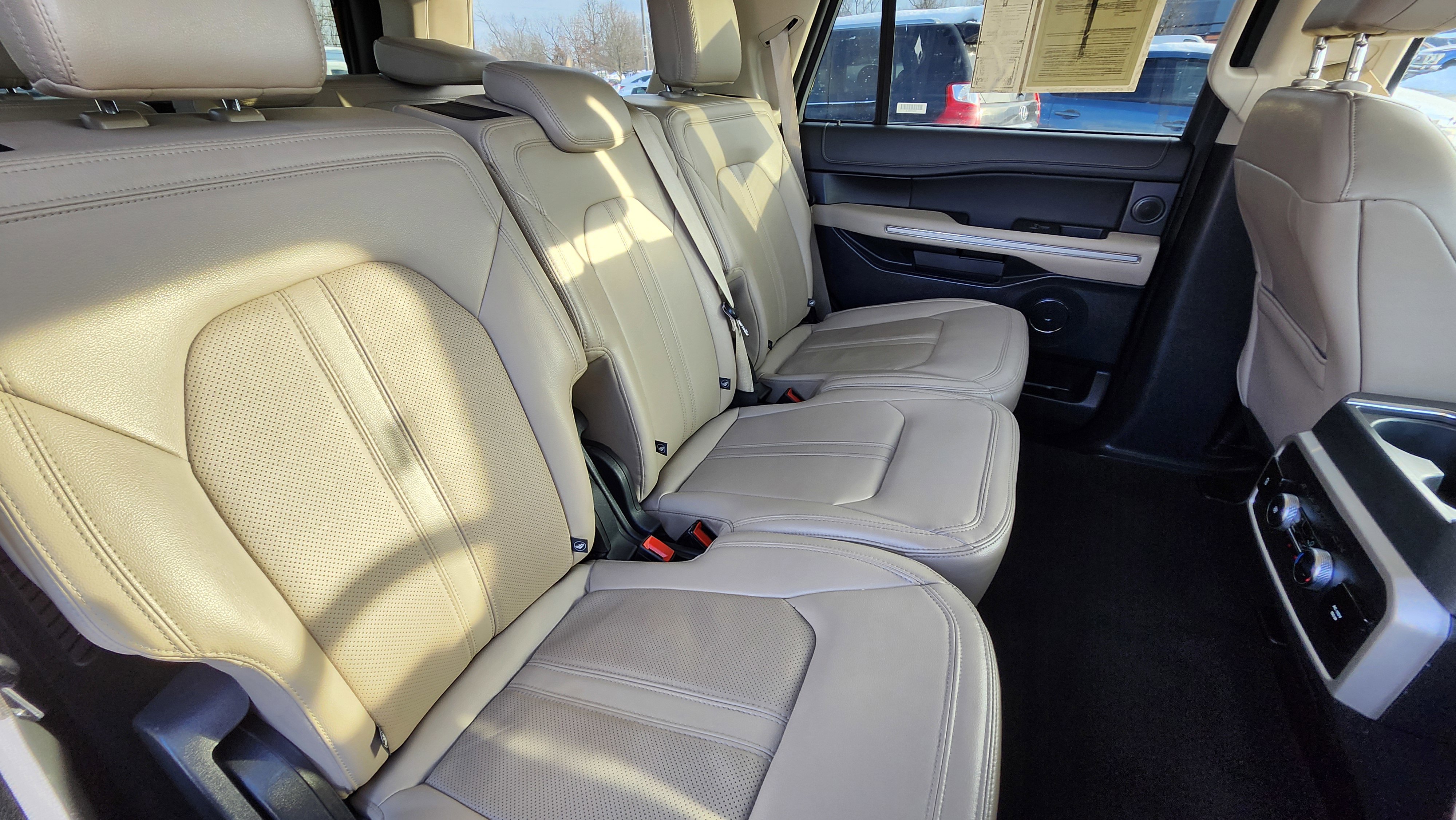 Used 2024 Ford Expedition Limited image 22