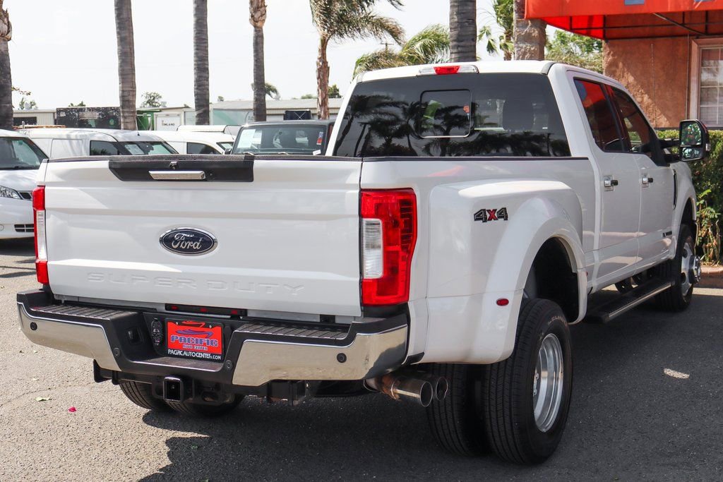 Used 2017 Ford F350 Lariat w/ Chrome Package image 10