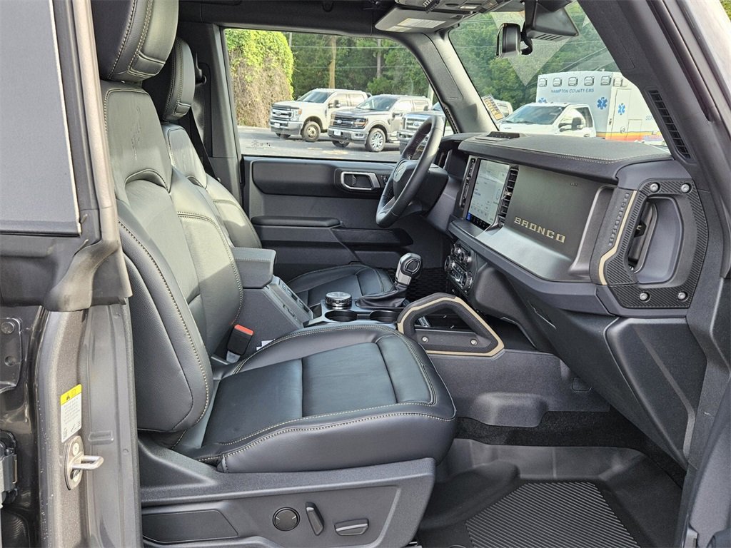 New 2025 Ford Bronco Badlands image 14