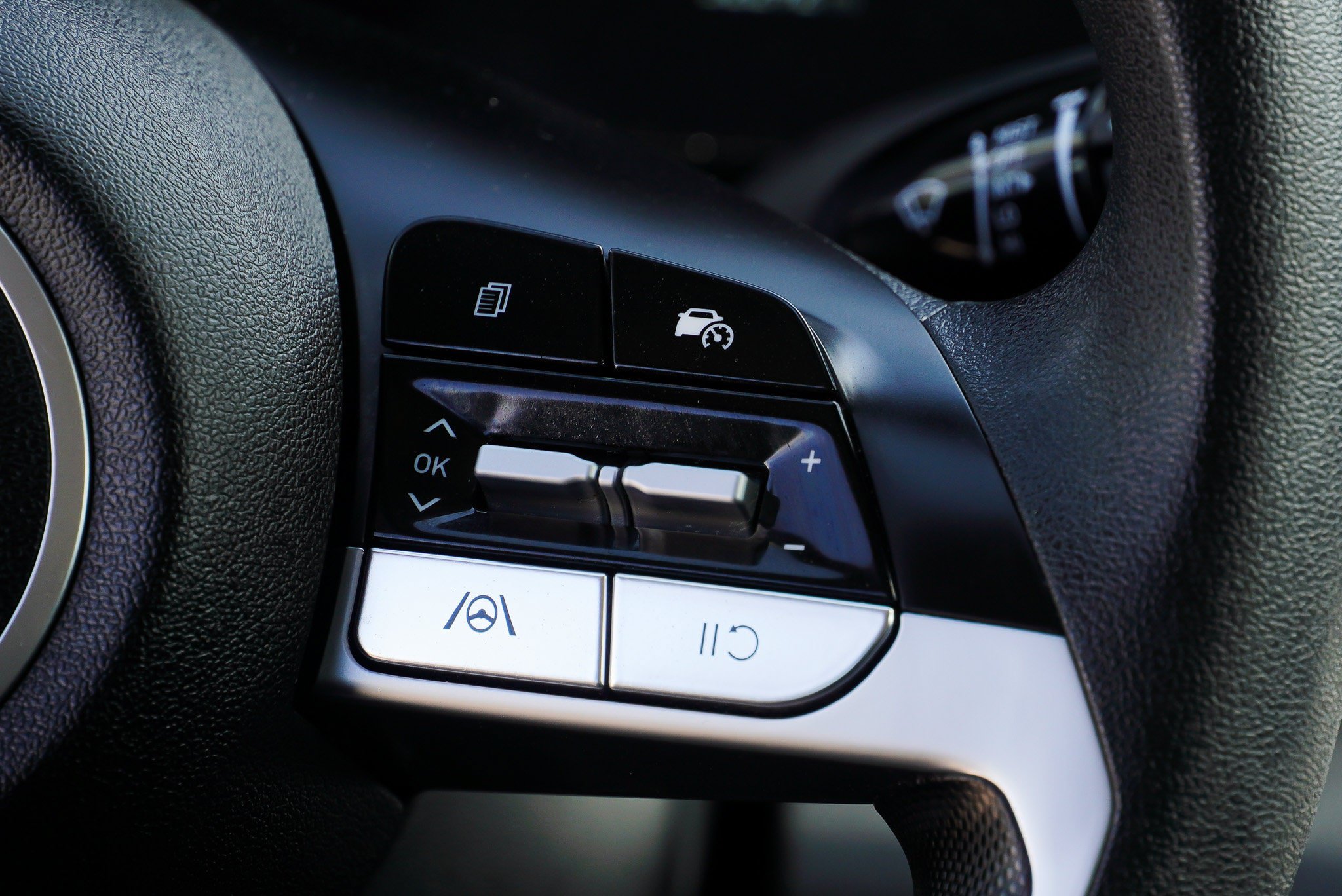 Used 2024 Hyundai Elantra SEL FWD image 33