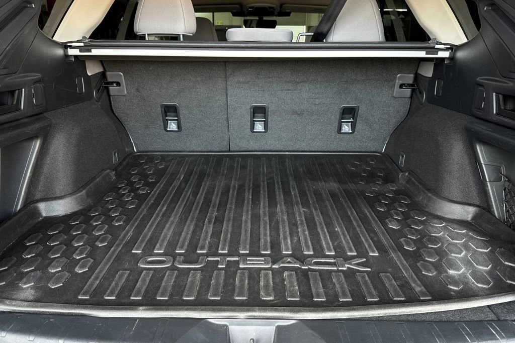 Used 2025 Subaru Outback Premium image 15