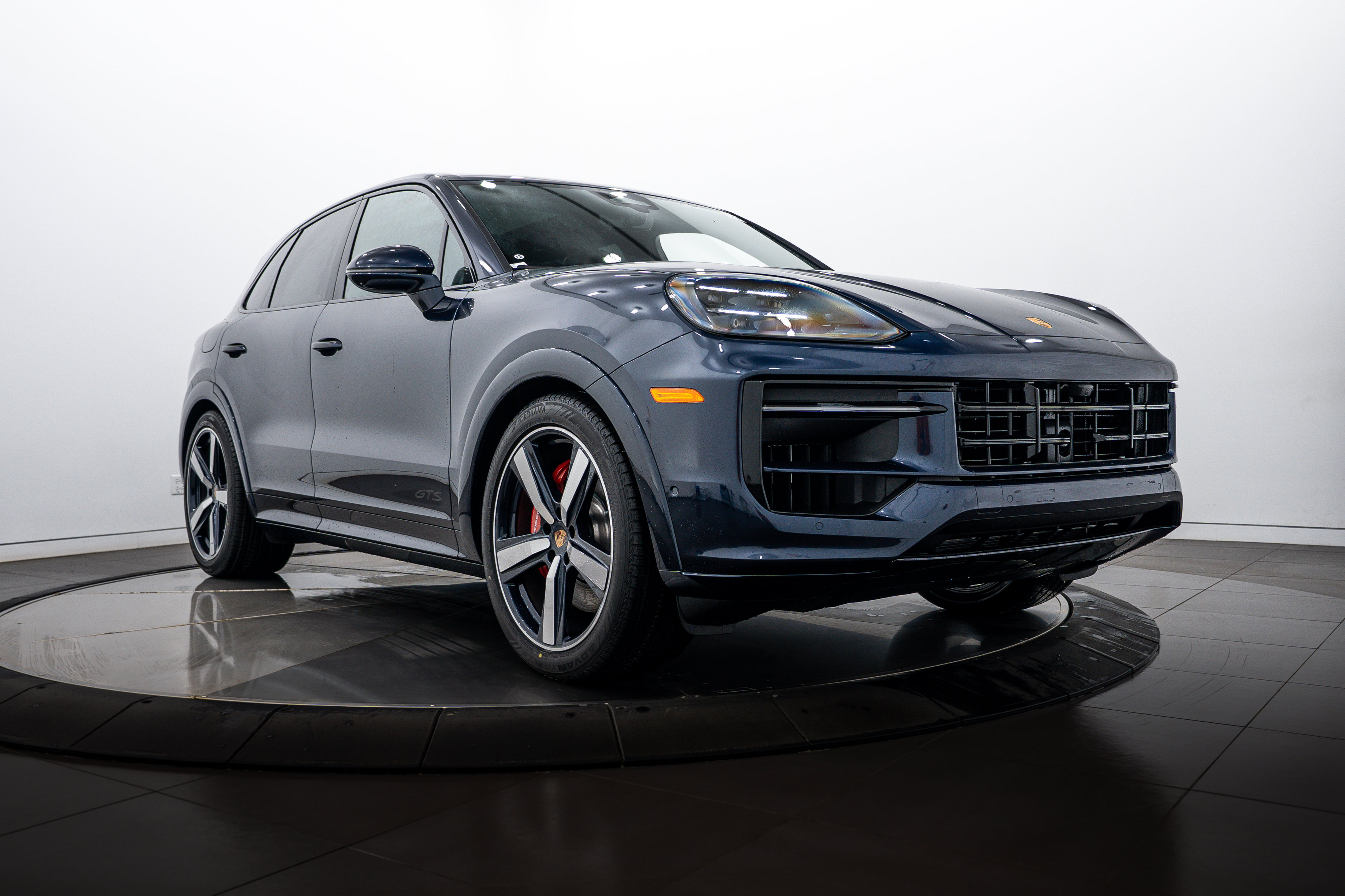 New 2026 Porsche Cayenne GTS AWD/4WD image 9