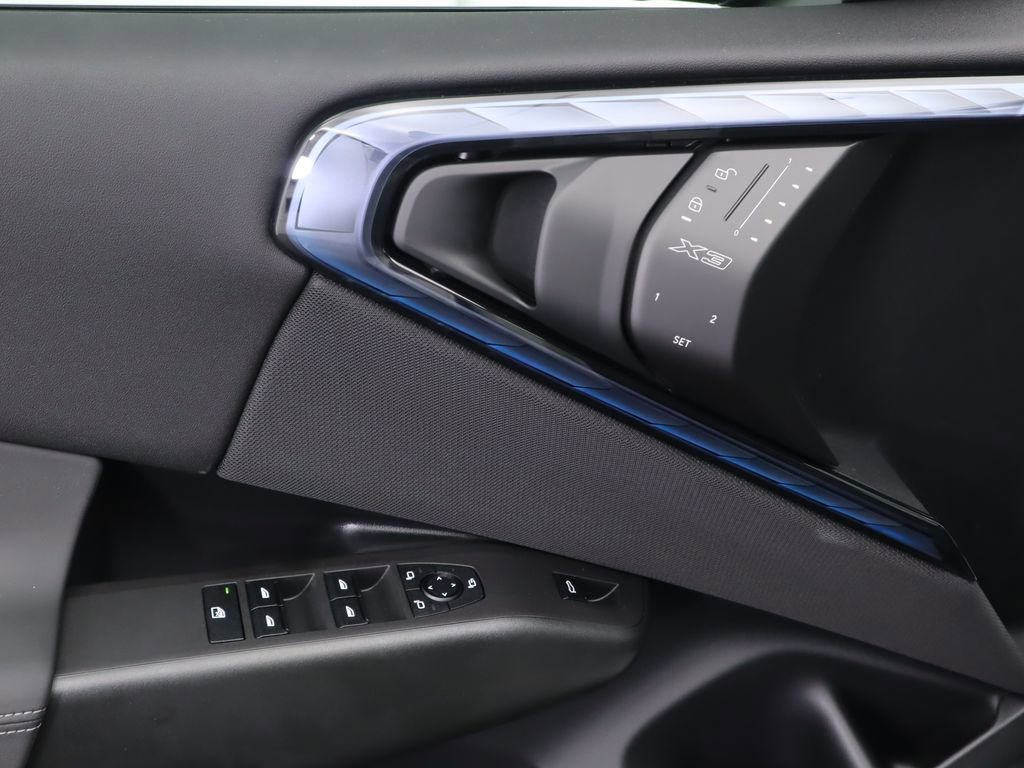 Used 2025 BMW X3 xDrive30i w/ Premium Package image 25