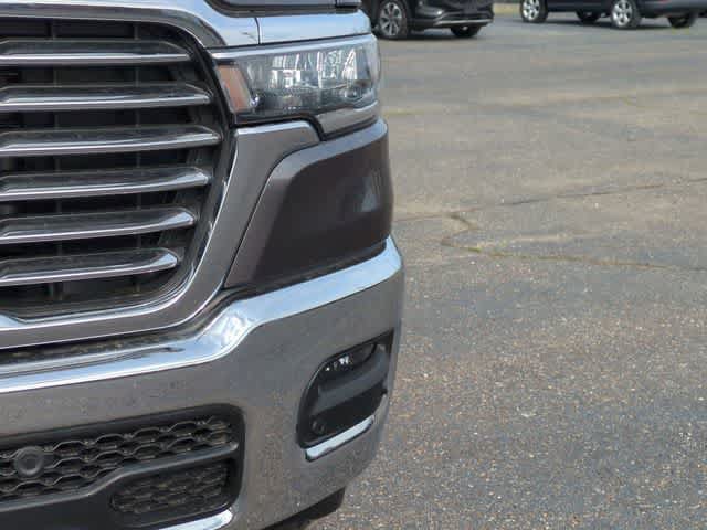 New 2025 RAM 1500 Laramie AWD/4WD image 11
