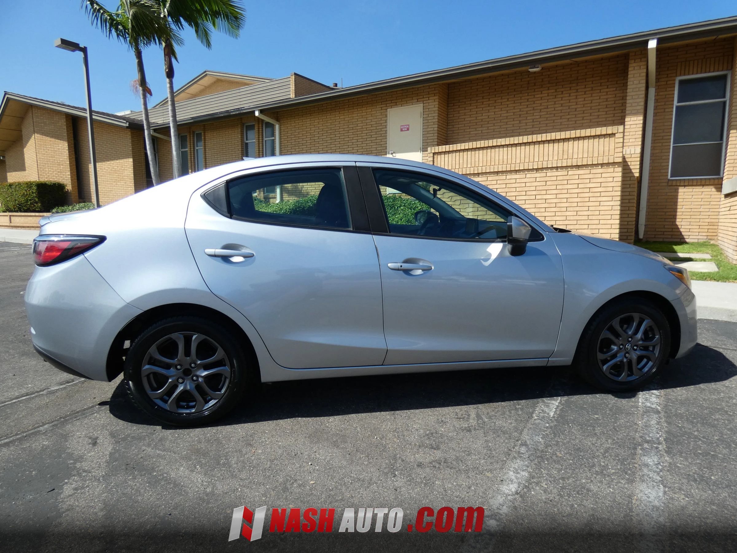 Used 2019 Toyota Yaris LE FWD image 6
