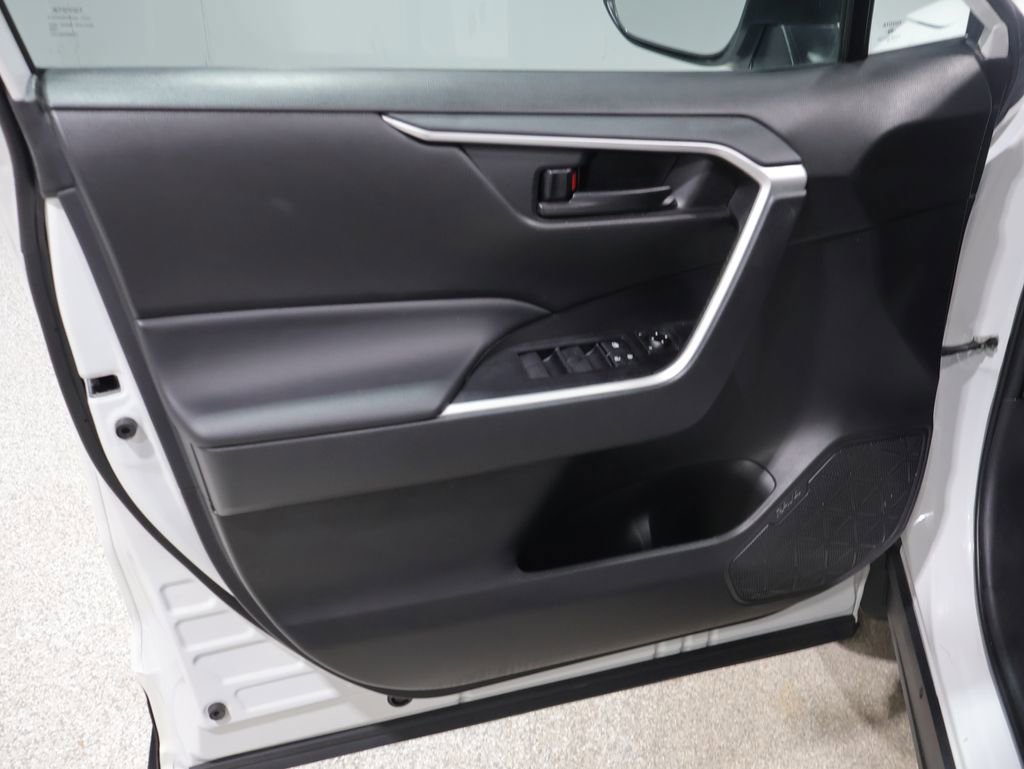 Used 2023 Toyota RAV4 LE image 13
