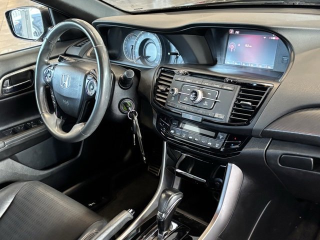 Used 2017 Honda Accord Sport image 30