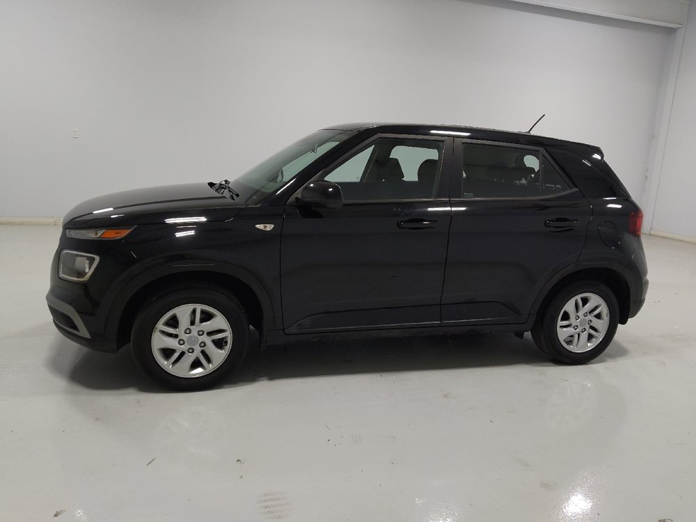 Used 2023 Hyundai Venue SE FWD image 2