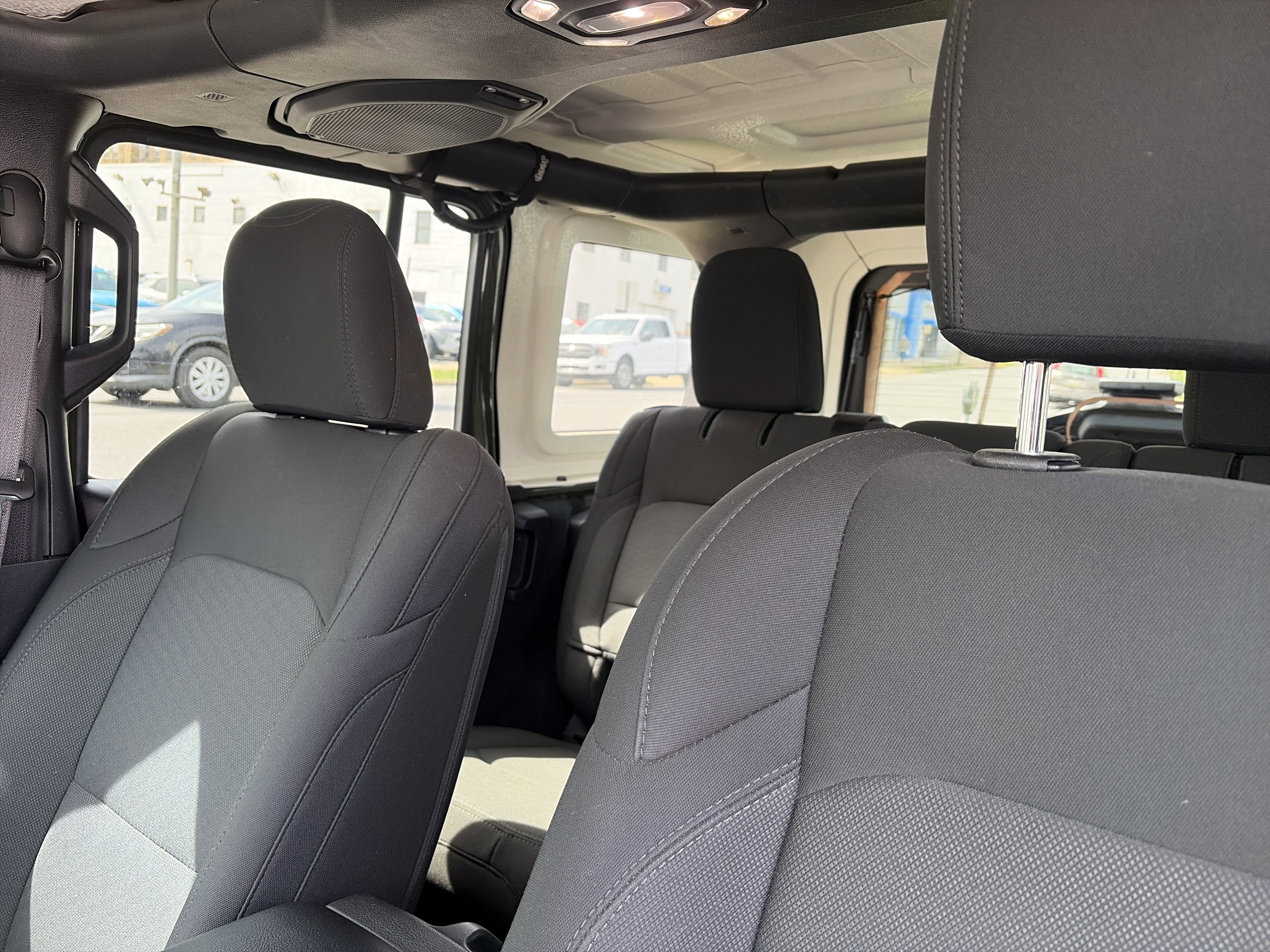 Used 2022 Jeep Wrangler Unlimited Sport image 13