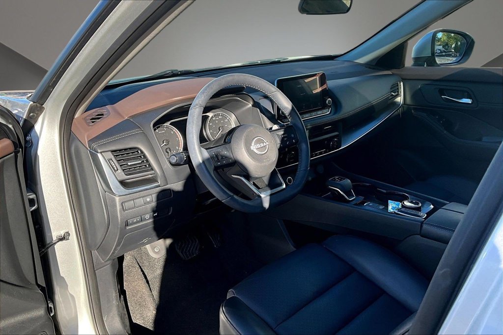 Used 2023 Nissan Rogue SV w/ SV Premium B Package AWD/4WD image 17