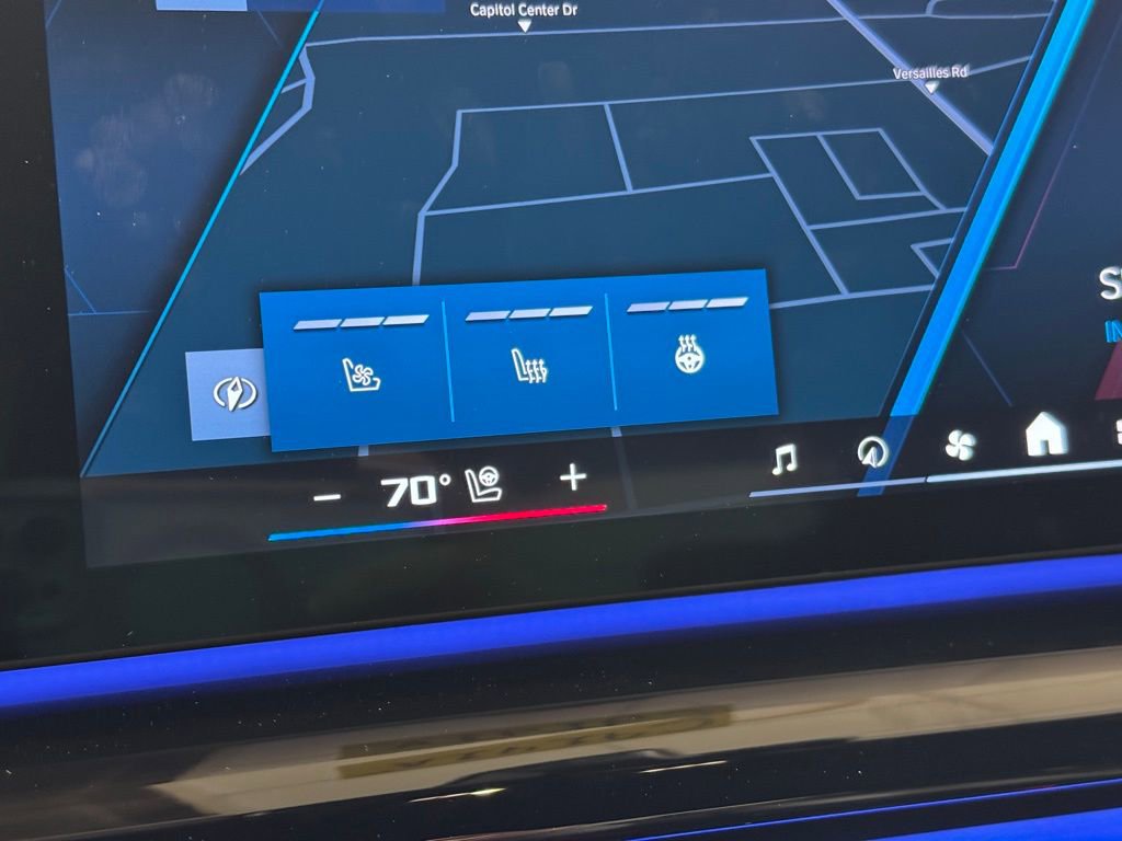 Used 2025 BMW M5 w/ Carbon Package image 43