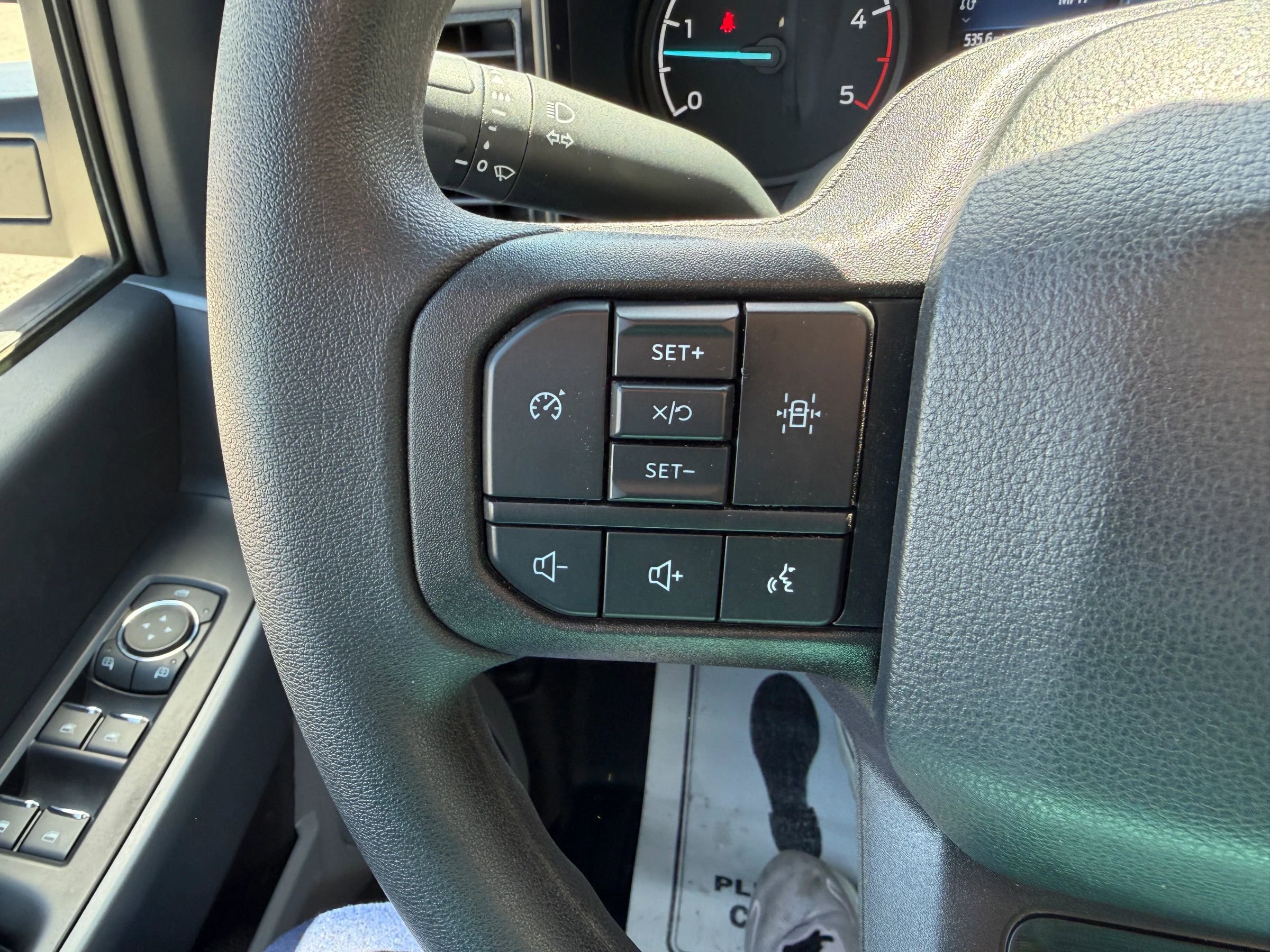Used 2024 Ford F550 4x4 Crew Cab Super Duty w/ XLT Value Package image 19