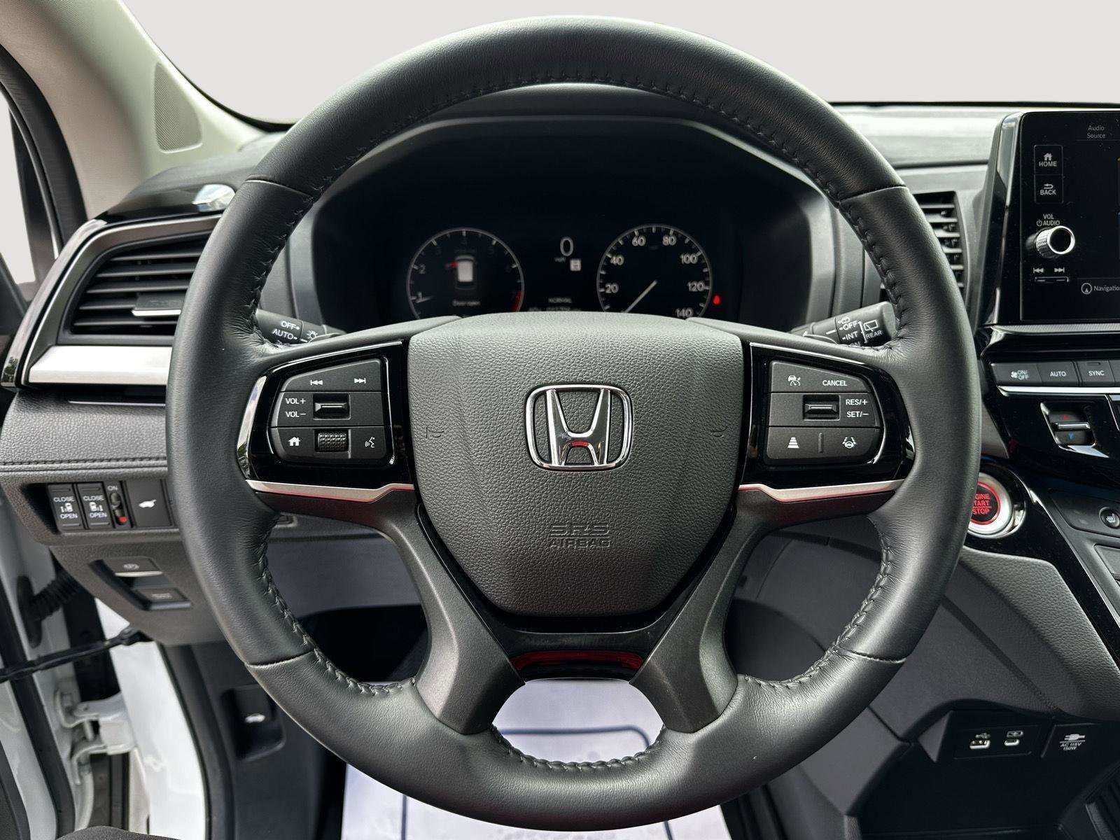 Certified 2025 Honda Odyssey Touring image 10
