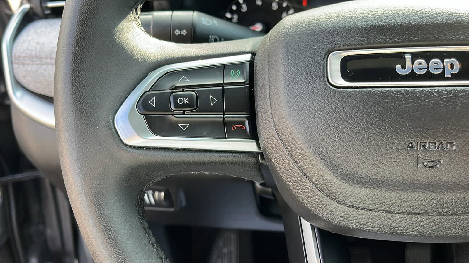 Used 2024 Jeep Compass Latitude image 14