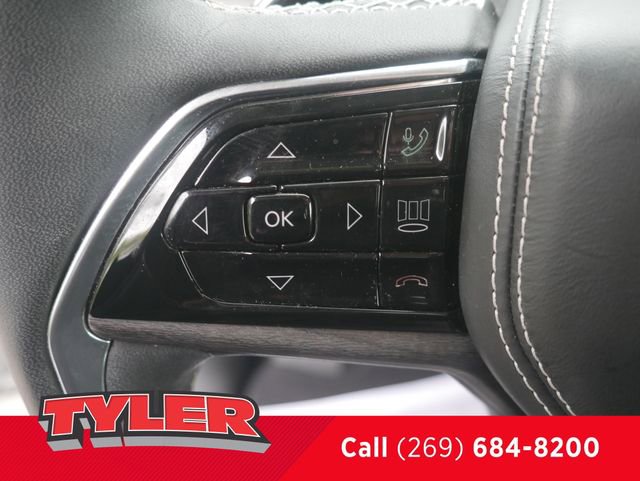 Used 2022 Jeep Grand Cherokee Overland w/ Luxury Tech Group IV AWD/4WD image 27