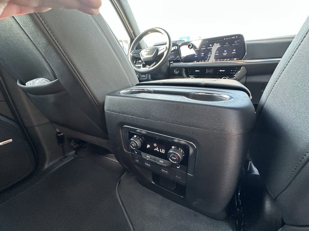 New 2025 Chevrolet Suburban Premier image 14