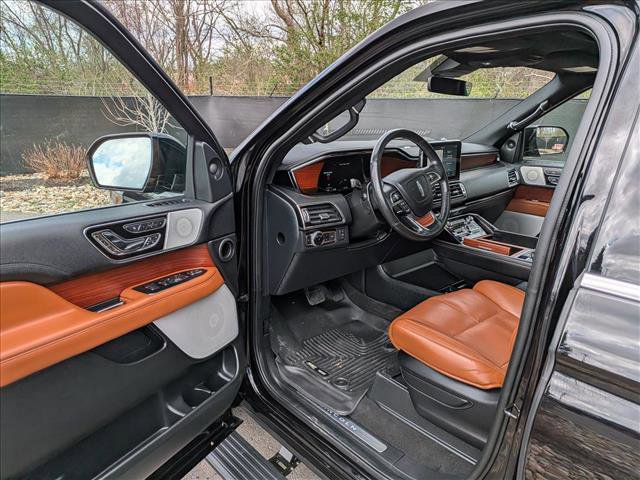 Used 2020 Lincoln Navigator Reserve w/ Equipment Group 208A Reserve image 33