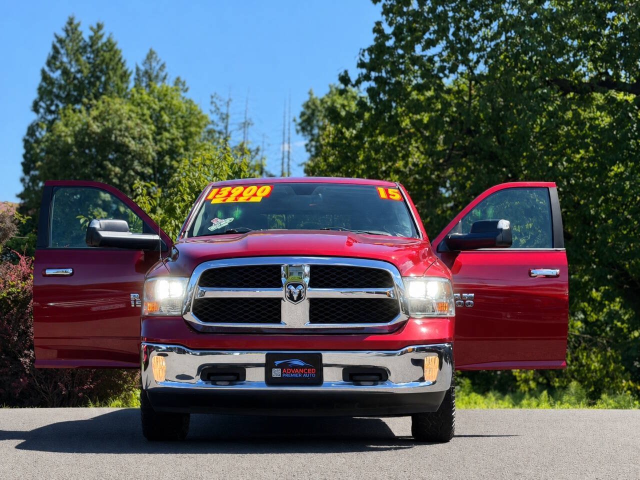 Used 2015 RAM 1500 Classic SLT w/ Luxury Group AWD/4WD image 19