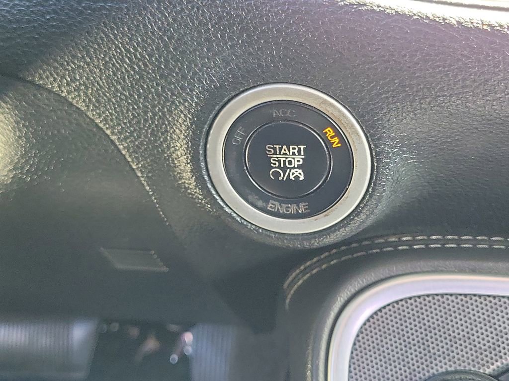 Used 2015 Dodge Challenger SXT Plus image 11