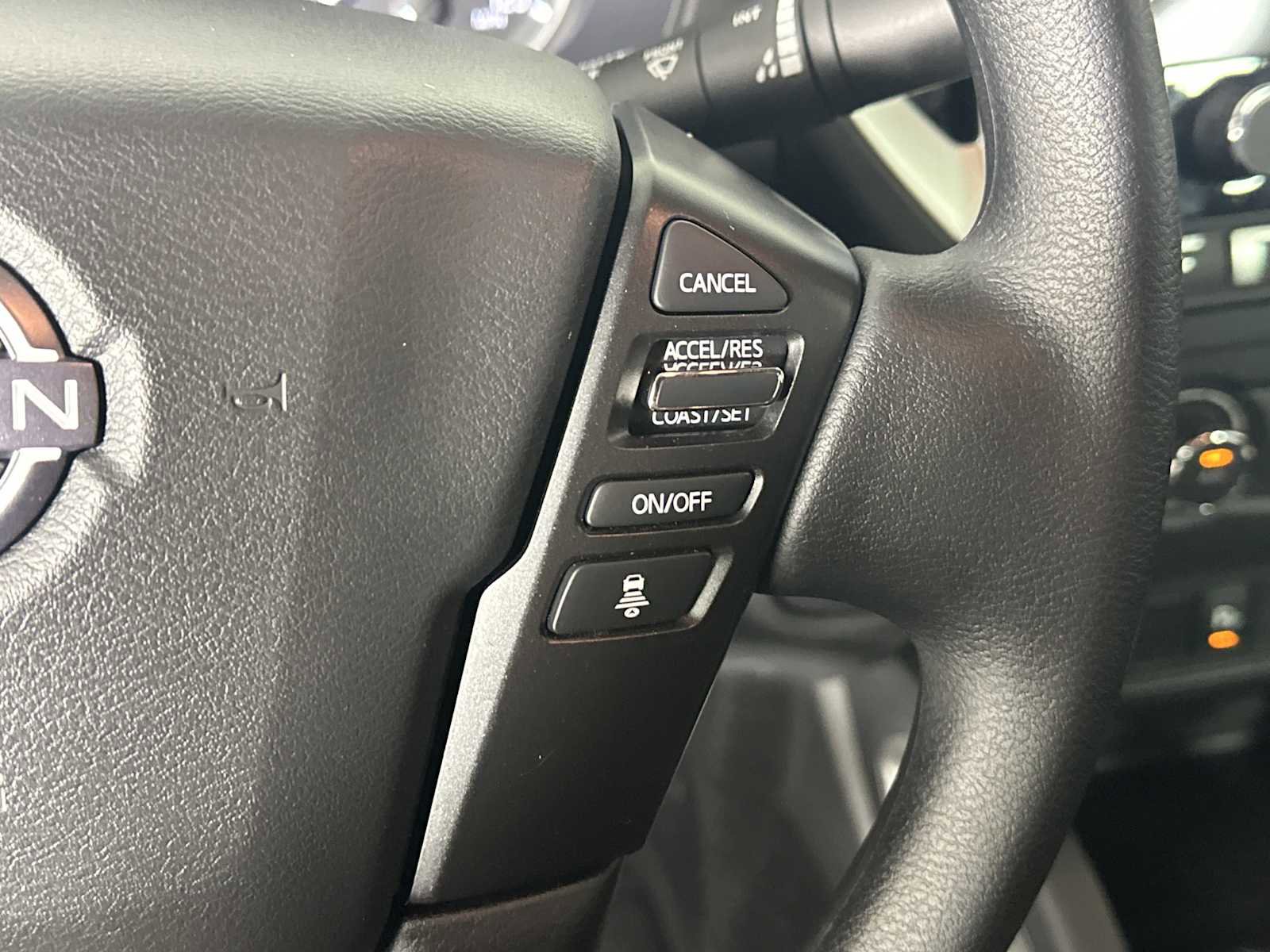 Used 2025 Nissan Frontier SV RWD image 33