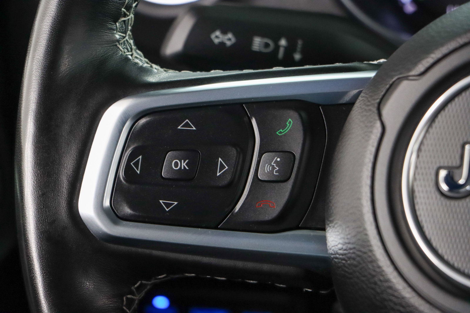 Used 2022 Jeep Wrangler Unlimited Sahara w/ Cold Weather Group image 15