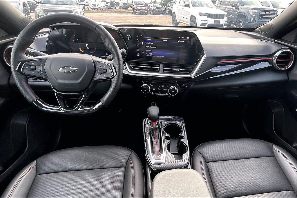Used 2025 Chevrolet Trax RS FWD image 7
