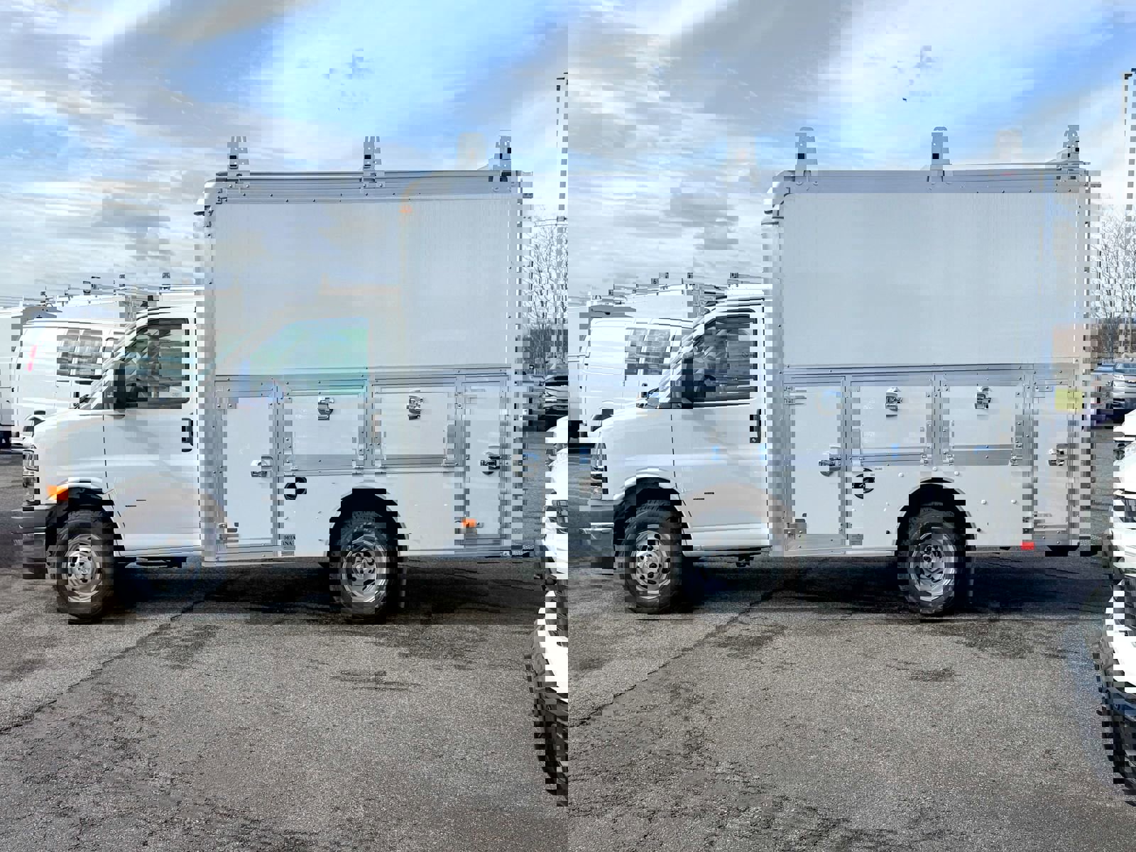 New 2025 Chevrolet Express 3500 w/ Power Convenience Package RWD image 4