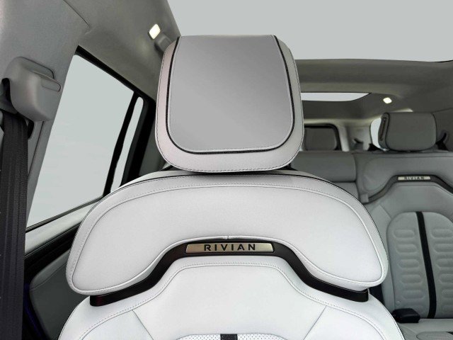 Used 2024 Rivian R1S Adventure image 60