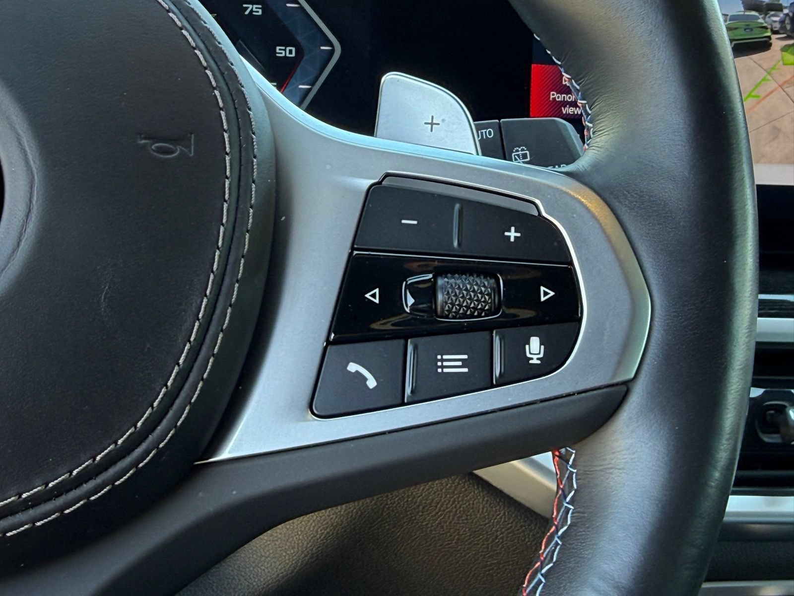 Used 2025 BMW X5 M60i AWD/4WD image 33