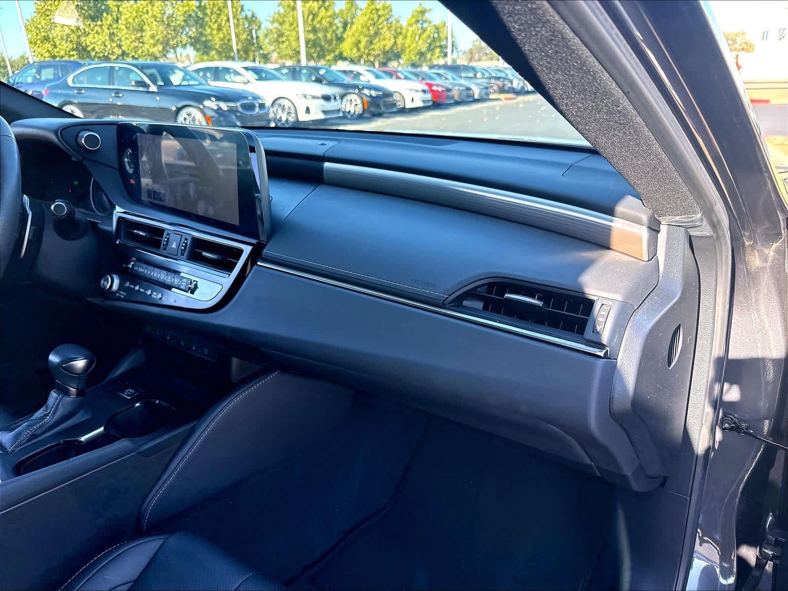Used 2024 Lexus ES 300h F Sport w/ Accessory Package (Z1) FWD image 27