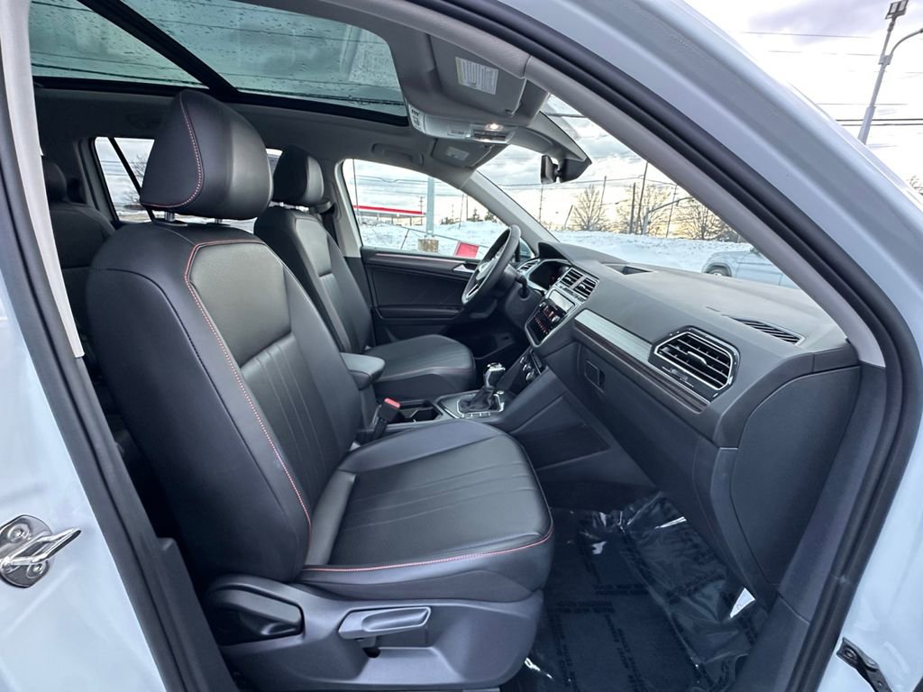 Used 2024 Volkswagen Tiguan Wolfsburg Edition image 24